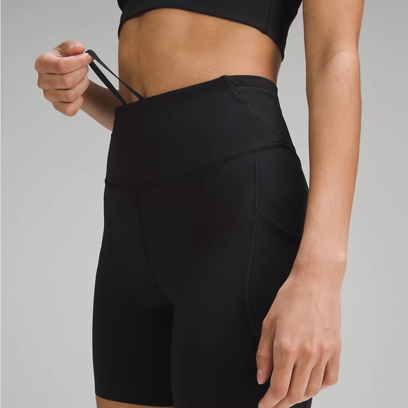 Fast and Free High-Rise Short 6"
Pockets LuLulemon x Barrys - Picture 7 of 7